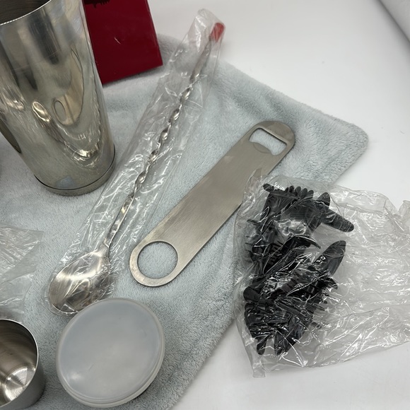 Finedine 14 piece Stainless Steel Bar Set—New - Picture 11 of 14